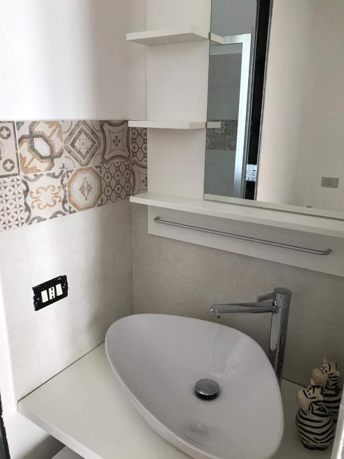 Aria Di Casa B&B Cantù Eksteriør bilde