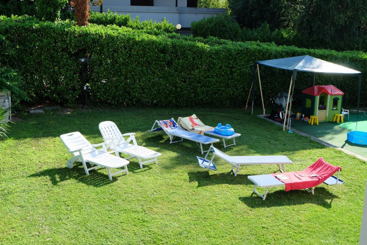 Aria Di Casa B&B Cantù Eksteriør bilde