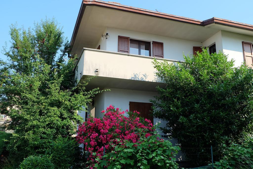Aria Di Casa B&B Cantù Eksteriør bilde