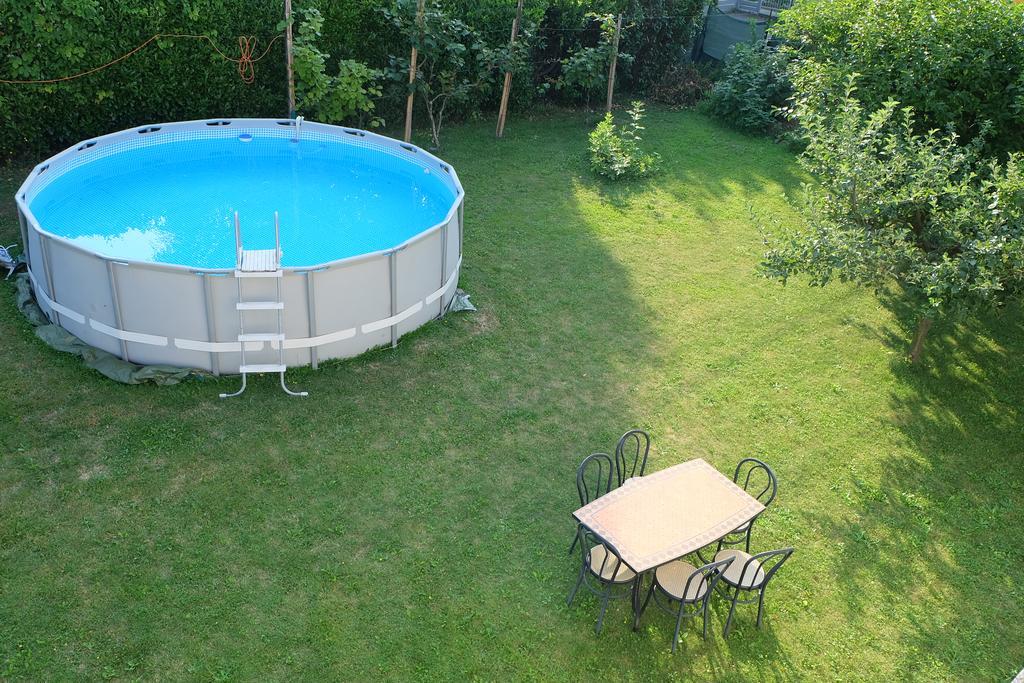 Aria Di Casa B&B Cantù Eksteriør bilde